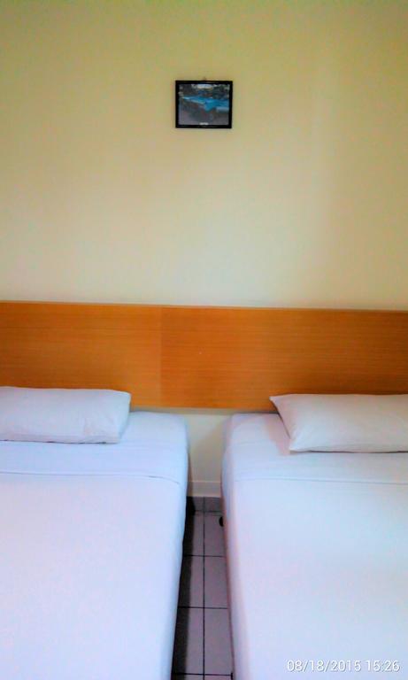 Hotel Garden Kota Kinabalu Oda fotoğraf